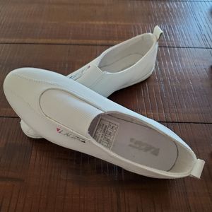 L.A. Gear shoes white